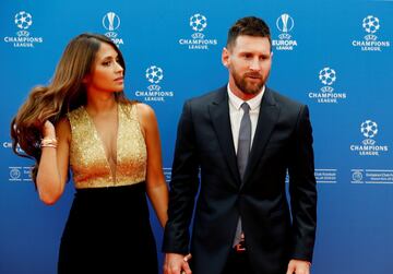 Lionel Messi posa con su mujer Antonella Roccuzzo.