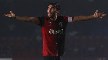 Juan Pablón Vigón enfrentando al Veracruz en el Clausura 2019.