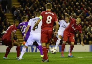 Pepe le da el pase a Benzema del 0-3.