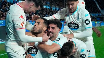 VITORIA , 18/10/2024.- El centrocampista marroquí del Real Valladolid Anuar (c) celebra tras anotar un tanto durante el partido de LaLiga entre el Alavés y el Real Valladolid, este viernes en el estadio de Mendizorroza. EFE/ ADRIAN RUIZ HIERRO