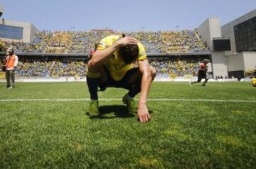 Los jugadores del Cádiz totalmente abatidos. 