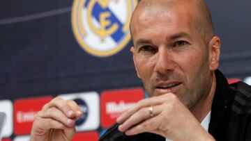GRAF3556. MADRID, 14/04/2018.- El entrenador francés del Real Madrid, Zinedine Zidane, durante la rueda de prensa después del entrenamiento de hoy en Valdebebas, previo al partido del domingo 15 de abril de LaLiga contra el Málaga, co