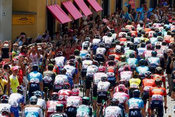 Max Schachmann gana en la subida a Prato Nevoso