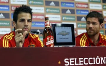 Xabi Alonso y Cesc Fábregas dejaron la carrera de Empresariales al tener una carrera prometedora en el fútbol.