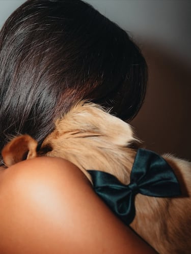 El piloto de Ferrari y su pareja sentimental, la 'influencer' Alexandra Saint Mleux han anunciado a través de sus redes sociales su compromiso matrimonial.