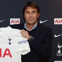 Antonio Conte, nuevo entrenador de Davinson en Tottenham