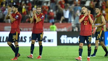 Spain&#039;s players celebrate their victory at the end of the FIFA World Cup Qatar 2022 European qualifying round group B football match between Spain and Georgia at the Nuevo Vivero stadium in Badajoz on September 5, 2021. (Photo by PIERRE-PHILIPPE MARC
