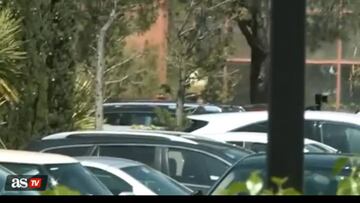 Did Cristiano Ronaldo leave health clinic in the boot of a car?