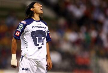 En total 32 futbolistas han vestido la camiseta de América y Pumas.