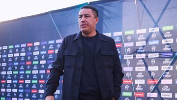 Efrain Juarez head coach of Pumas during the round of 16 first leg match between Pumas UNAM and LD Alajuelense as part of the CONCACAF Champions Cup 2025, at Olympic Universitario Stadium on March 04, 2025 in Mexico City, Mexico.