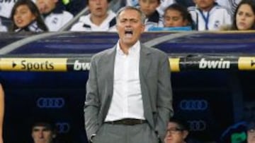 03/11/12 PARTIDO PRIMERA DIVISION
 REAL MADRID - REAL ZARAGOZA
 BANQUILLO MOURINHO 