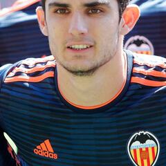 El Valencia estrena la segunda equipación de su Centenario