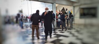 La primera noche del nuevo presidente albo: escoltado y con un aliado