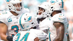 MIAMI GARDENS, FLORIDA - SEPTEMBER 24: De'Von Achane #28 of the Miami Dolphins celebrates after his touchdown during the fourth quarter against the Denver Broncos at Hard Rock Stadium on September 24, 2023 in Miami Gardens, Florida.   Carmen Mandato/Getty Images/AFP (Photo by Carmen Mandato / GETTY IMAGES NORTH AMERICA / Getty Images via AFP)