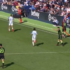 Borja Iglesias, expulsado por empujar a un fisio del Leganés