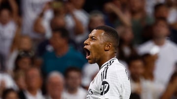 Soccer Football - LaLiga - Real Madrid v Real Betis - Santiago Bernabeu, Madrid, Spain - September 1, 2024 Real Madrid's Kylian Mbappe celebrates scoring their second goal REUTERS/Susana Vera