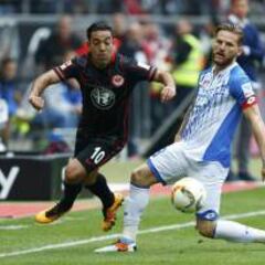 Marco Fabián jugó pocos minutos en la derrota del Eintracht