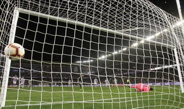 1-2. Karim Benzema marcó de penalti el segundo gol.