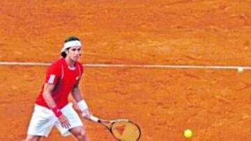 <b>MADRID, NO. </b>Fernando Verdasco y Feliciano López lamentan no jugar la final de la Davis en Madrid.