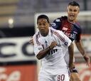 Ronaldinho se lesiona y es baja ante el Catania
