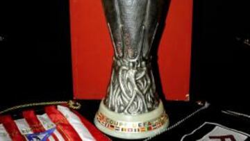 <b>DESEADA. </b>La Copa de la Europa League, en un lugar de honor.