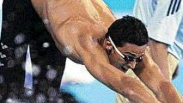 <b>RESPLANDOR EN EL OZONO.</b> La estética de Popov apunta al récord sobre el agua ozónica del Sant Jordi .