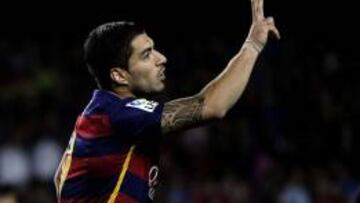 Suárez celebra uno de los goles.