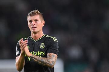 Kroos, sobre el césped del Celtic Park.