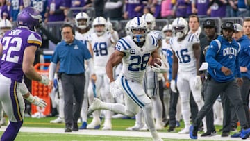 MINNEAPOLIS, MN - DECEMBER 17: Indianapolis Colts running back Jonathan Taylor (28) runs with the ball during the NFL game between the Indianapolis Colts and Minnesota Vikings on December 17th, 2022, at U.S. Bank Stadium in Minneapolis, MN. (Photo by Bailey Hillesheim/Icon Sportswire via Getty Images)