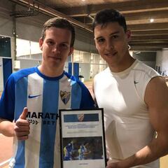 Fede Ricca recibe un premio de la Peña Malaguista de Noruega