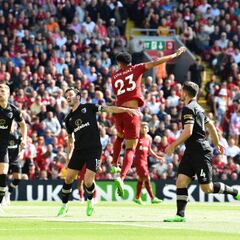 “El brillante cabezazo cruzado de Díaz”