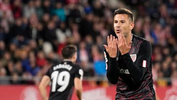 GIRONA, 04/11/2022.- El delantero del Athletic Gorka Guruzeta celebra tras marcar ante el Girona, durante el encuentro de la decimotercera jornada de LaLiga entre el Girona FC y el Athletic Club de Bilbao que disputan este viernes en el Estadio Municipal de Montilivi, en Girona. EFE/David Borrat