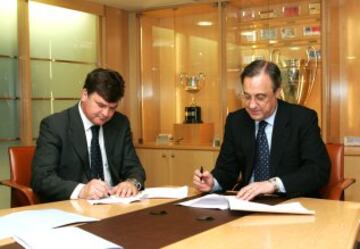 En 1998 Lorenzo Sanz le fich車 para el Madrid, pero dej車 su cargo tres semanas despu谷s por desavenencias con Onieva sin empezar la Liga. En 2004 regres車 con Florentino y volvi車 a marcharse en la tercera jornada.