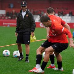 Borja Jiménez entra en juego en El Molinón ante su bestia negra