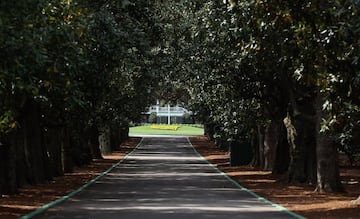 Así se llama la vía de entrada a la casa club, una recta de 330 yardas (unos 300 metros) flanqueada por árboles de magnolia que se construyó a finales de la década de 1850 y se pavimentó en 1947. Es una de las señas de identidad de Augusta.