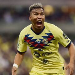 Roger Martinez looking to pocket more than Carlos Vela