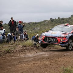 Thierry Neuville pone tierra de por medio en Argentina