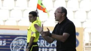 <b>ENFADADO. </b>Pepe Mel quiere reconducir la situación.