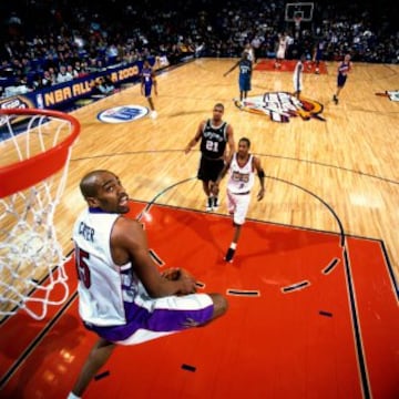 Vince Carter con la Conferencia Este durante el  All Stars del 2000.