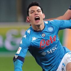 El 'Chucky' Lozano salió lesionado en la victoria del Napoli sobre la Juventus