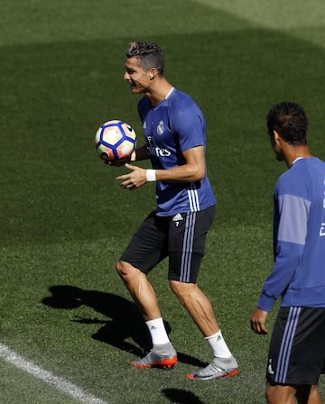 Último entrenamiento del Real Madrid antes de viajar a Málaga