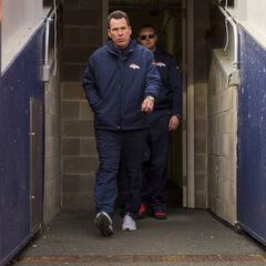 Es oficial: Gary Kubiak ya no es el entrenador de los Broncos