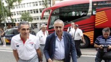 José Luis Sáez junto a Sergio Scariolo.