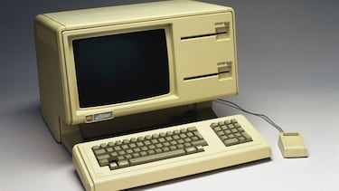 Compró 7.000 ordenadores Apple para revenderlos pero justo cuando iba a enriquecerse Apple se los requisó y los destruyó