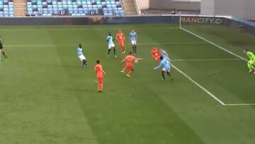 Regate, descaro y velocidad: así juega Rayan Cherki