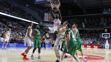 Hunter se cuelga del aro en un Madrid-Darussafaka.