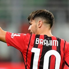 Brahim enamora y ‘hereda’ el cántico de Kaká y Weah