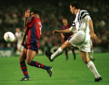 Partido Barcelona-Dinamo de Kiev el 5 de noviembre de 1997. Los de Van Gaal sufrieron una estrepitosa derrota por 0-4. Los ucranianos acabaron ovacionados por el público barcelonés.