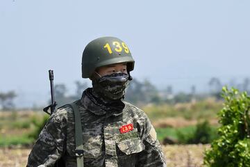 La estrella del conjunto inglés Son Heung-min se encuentra desde el 20 de abril realizando la formación militar en el cuerpo de los marines de su país (Corea del Sur).
