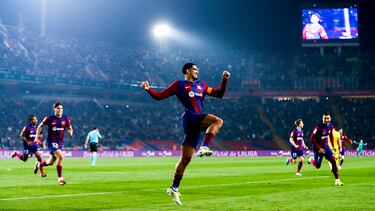 Ha acabado la temporada con un sabor agridulce tras sus errores groseros en Milán. Ha perdido velocidad y sus registros con el balón son más bajos que el de sus compañeros. Futuro incierto el suyo.